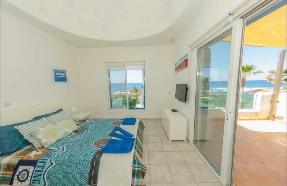 34 Beach Villa Пафос Екстериор снимка